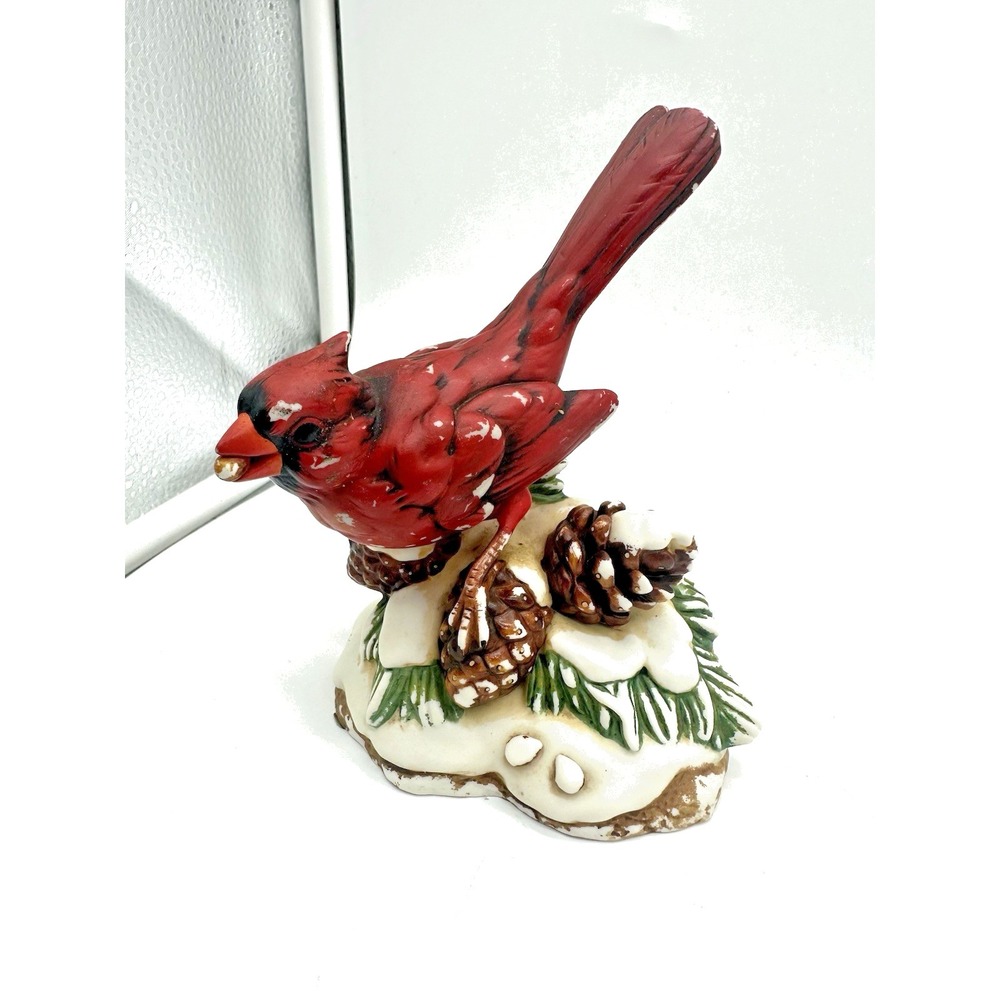 Classic Treasures Porcelain‎ Red Cardinal Bird Figurine Winter Snow Pine Cone 5"
